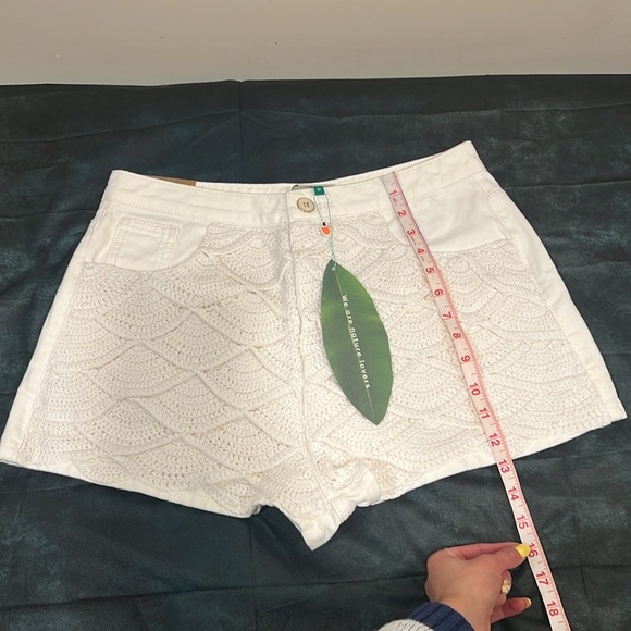 🔥FARM Rio High Waist White Textured Shorts🔥 - Picture 7 of 7